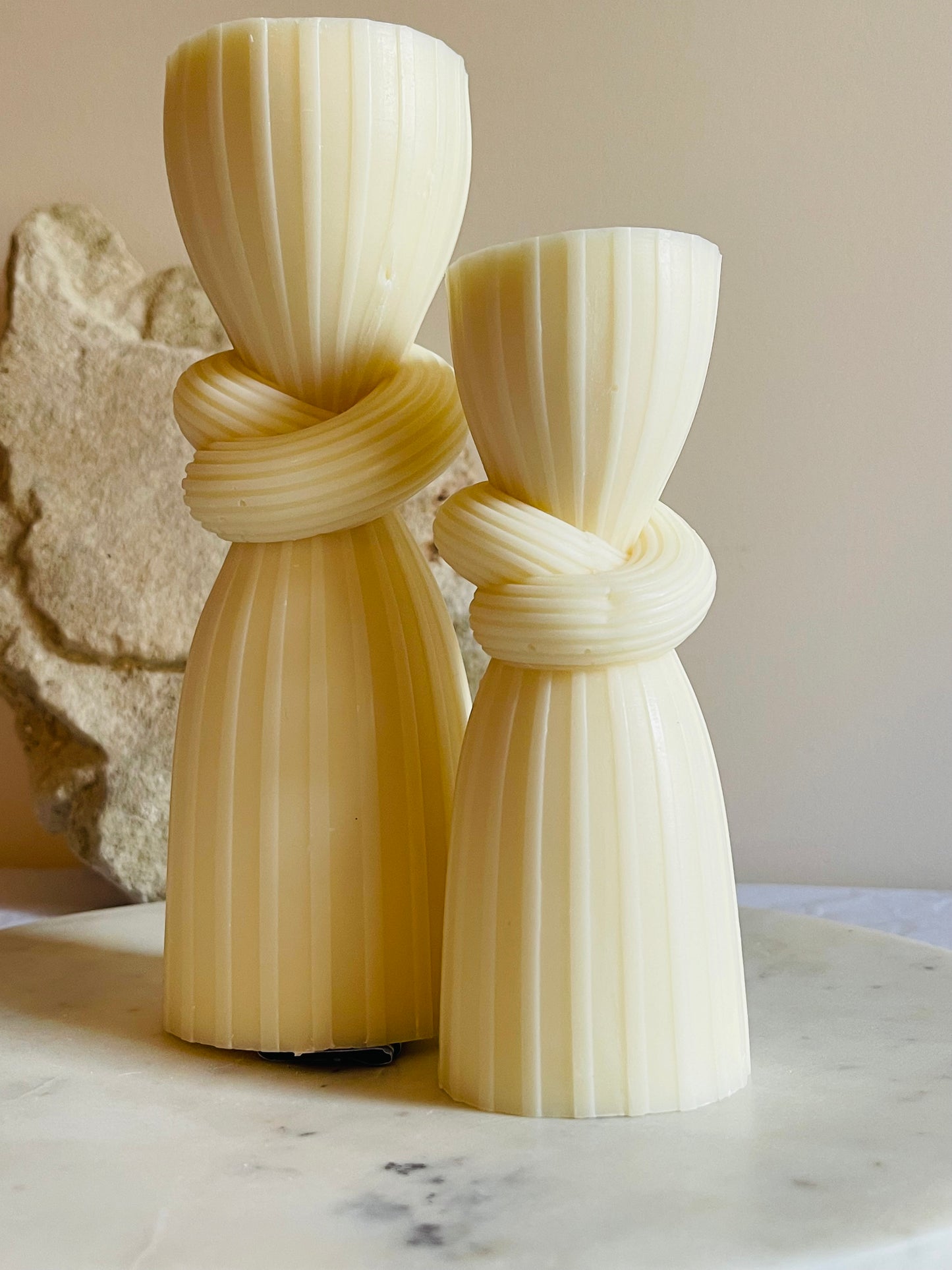 Knotted Pillars